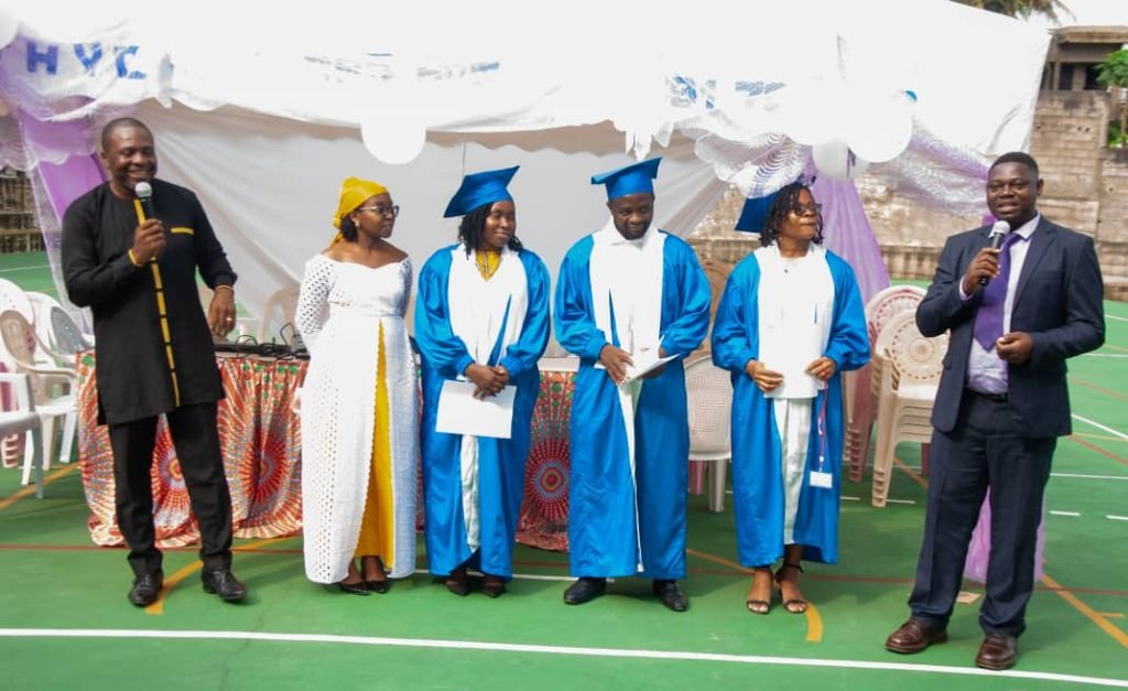 Cérémonie de remise de diplômes ECOFA — Couple Ngwend